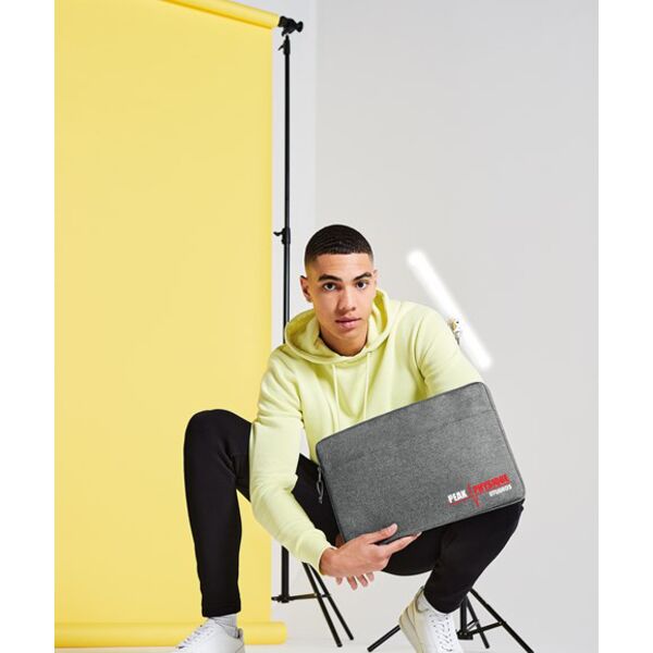 Essential 15” laptop case Thumbnail